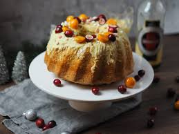 Einfacher Eierlikor Kuchen Mit Weisser Schokolade Loui Bakery