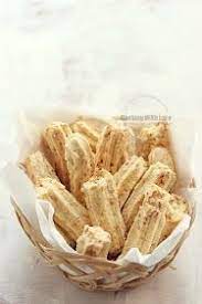 Kue Ini Aku Bikin Buat Oleh Oleh Mami Ke Surabaya Bikinnya Nggak Begitu Susah Dan Rasanya Juga Enak Dul Kue Kering Mentega Makanan Manis Makanan Dan Minuman