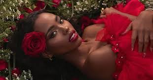 Martina Valentine's Instagram, Twitter & Facebook