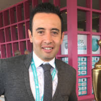 1100+ perfiles de «Brindis»