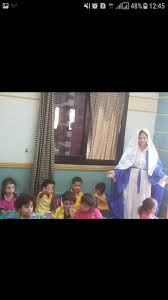 عيد الأضحى هو الوقت الذي يتذكر فيه المسلمون التضحية الشريفة، وفقاً للقصص الإسلامي، حيث وقف إبراهيم مع ابنه على إسماعيل على جبل المروة بالقرب من مكة. Ø¨Ø§Ù„ØµÙˆØ± ÙƒÙ†ÙŠØ³Ø© Ø§Ù„Ù‚Ø¯ÙŠØ³ÙŠÙ† Ø¨Ø§Ù„Ø¥Ø³ÙƒÙ†Ø¯Ø±ÙŠØ© ØªÙ†Ø¸Ù… Ø§Ø­ØªÙØ§Ù„ Ù„Ù„Ø£Ø·ÙØ§Ù„ Ø¨Ù…Ù†Ø§Ø³Ø¨Ø© Ø¹ÙŠØ¯ ØµØ¹ÙˆØ¯ Ø¬Ø³Ø¯ Ø§Ù„Ø¹Ø°Ø±Ø§Ø¡ Ù…Ø±ÙŠÙ… ÙˆØ·Ù†Ù‰