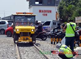 Kenderaan persendirian seperti kereta dan motosikal boleh dikatakan sebagai sesuatu yang amat penting untuk dimiliki pada hari ini. Pastikan Aman Pt Kai Daop 7 Madiun Bersama Satker Jgmk Lakukan Inspeksi Jalur Baru Suara Kumandang