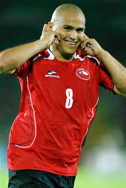 He had the ability and the speed to leave his marker and get open to receive the ball or to at least become an option for his teammates. Humberto Suazo To Universidad De Chile The Red One