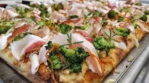Le migliori pizze gourmet in teglia a domicilio. Pizza In Teglia Alla Romana Corsi Teglia Romana