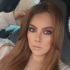 Jessica Evelyn's Instagram, Twitter & Facebook