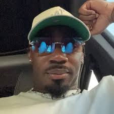 Brad Meccariello (@bradmac_15)