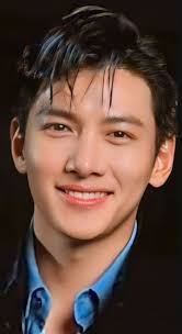 One smile. One spark. No turning back 💋