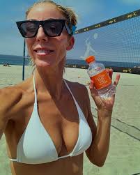 I LOVE coming to San Diego & seeing my family, more than anything ❤️ Part  1: hanging with my Papa @sandball57. Superb weekend playing  #beachvolleyball & watching the @avpbeach #chicago Open. Wow