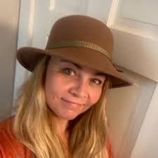 Shannon Danforth's Instagram, Twitter & Facebook