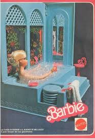 Vendo casa barbie originale anni 80 perfetta, con mobilio aggiuntivo originale. E L Antico Bagno Di Barbie Almeno In Questo Ci Entrava Giocattoli D Infanzia Barbie Bambini Anni 80