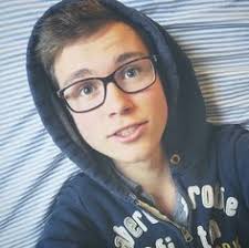 Sundy Jules Net Worth Il a été à la soirée d'inauguration du youtube space paris. idol net worth