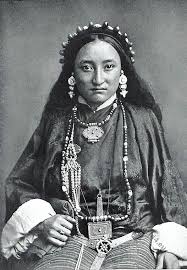 Tibetan folk costume Archives - World4 ...