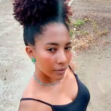 Hallan a joven madre muerta en el baño de su casa, con cuchilladas en la  cabeza: su esposo escapó