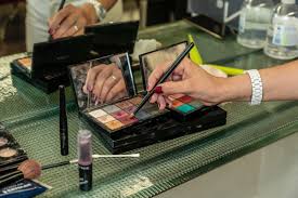 Let me know how these brands rank for you! Cosmetics Masks And Makeup Lipsticks Fight For Makeup Queen Status As Eyes Do All The Talking Retail News Et Retail