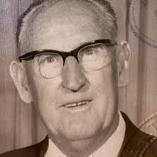 Fiona Purcell shares the story behind Maxmar, Austinmer's hidden Art Deco  home  https://www.theillawarraflame.com.au/news/maxmar-the-story-behind-austinmers-hidden-art-deco-home