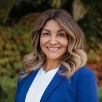 Lorrie Greene's Instagram, Twitter & Facebook