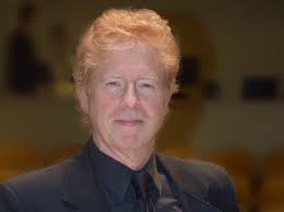 Robert Loughran's Instagram, Twitter & Facebook