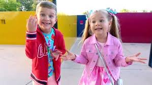 Vergleiche und entdecke jetzt großartige angebote für hotel diana in rom. Diana And Roma Family Fun At The Children S Museum Video Dailymotion