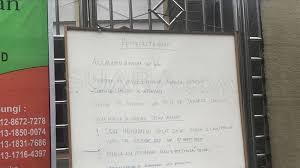 Masjid laporan keuangan ditulis di papan pengumuman seadanya, bahkan seringkali tidak diperbarui. Ikuti Arahan Anies Masjid Ini Pilih Kunci Gerbang Saat Salat Jumat