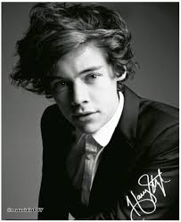 Nov 16, 2020 · harry styles is making american vogue history as the first solo male to ever appear on the magazine's cover. Harry Styles Vogue Photoshoots 2012 One Direction Foto 32657326 Fanpop