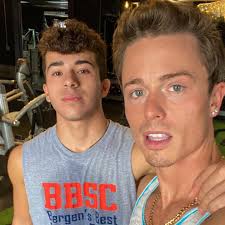 Gary Lee McConnell (@garyleemcconnell) • Instagram photos and videos