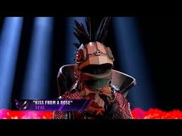 Turtle Sings Kiss From A Rose By Seal The Masked Singer Season 3 Youtube In 2020 Singer Singing Fnaf Song