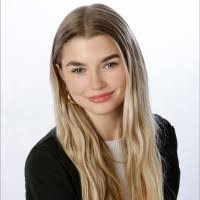 Samantha Lepine's Instagram, Twitter & Facebook