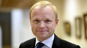 The two most southern parts of the building were built in the early 1990s and the third, most northern part was built in 2000. Neuer Nokia Chef Wir Hatten Hohen Und Tiefen Golem De