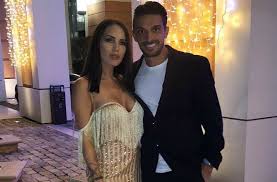 Elle grandit dans la capitale avec son petit frère. Les Marseillais W9 Julien Tanti Et Manon Marsault Se Sont Maries