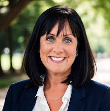 Tara Sikes's Instagram, Twitter & Facebook