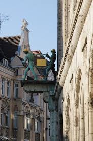 Hannover List An Der Podbi Der Goldene Leibniz Keks Mit Den Bahlsen Boys Hanover Germany