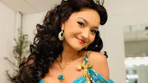 Broadway actor Mikayla Renfrow's wild race to make 'Aladdin' stage