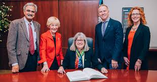 Gérard mourou, prix nobel de physique 2018. Donna Strickland Corecipiendaire Du Prix Nobel De Physique 2018 Rencontre La Communaute De Polytechnique Carrefour De L Actualite