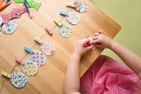 Die meisten kinder basteln gerne. Basteln Zu Ostern Mit Kindern Wundervolle Ideen Fur Kreative Osterdeko