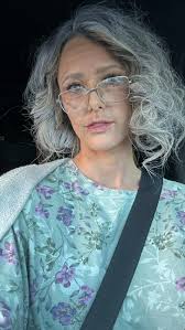 Granny GRWM 👵🏻 #halloween #halloweenmakeup #grabdmamakeup #grandmacostume  #grandmaoufit #halloweencostume