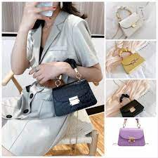 Tas selempang sering dijadikan pilihan karena tampilan yang kasual dan lebih nyaman digunakan. Tas Selempang Simple Elegan Casual Kecil Terbaru Fashion Wanita Murah Shopee Indonesia