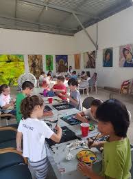 Taller m ( plural talleres ) workshop. Talleres De Pintura Para Ninos Picture Of Yandi Monardo Art Gallery Cabo San Lucas Tripadvisor