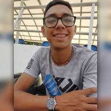 Edward Leiva's Instagram, Twitter & Facebook