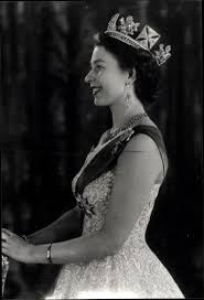 Ist seit über 60 jahren das oberhaupt der britischen royals und die am längsten regierende. Ansichtskarte Postkarte Konigin Elisabeth Ii Von Akpool De