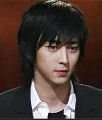 He is a member of the south korean boy group astro. ê°•ë™ì› ì°¨ì€ìš° ë‚˜ì´ë•Œ Jpg