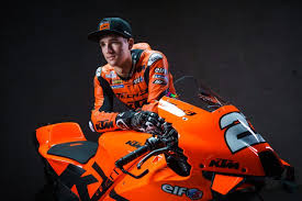 Ce jeudi, pramac a confirmé pour 2022 le français, qui a prolongé d'un an son contrat avec l'équipe ayant. Motogp 2021 Presentation Des Teams Ktm Et Tech 3 Tous Feux Orange Vers Le Titre Zeitblatt Magazin