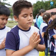 NotiCADE📰 El minuto cívico se realizó con un énfasis en el mes amarillo,  en el cual se lucha contra el suicidio y se busca brindar amor a aquellos  que lo necesitan, nuestros