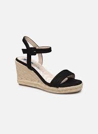 En er zijn sandalen met sleehak die ook nog een plateauzool hebben, waardoor er ongemerkt nog een paar centimeter bij je (been)lengte wordt opgeteld. Mtng Onlineshop Schuhe Der Marke Mtng