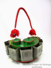 Pin Di Alat Musik Tradisional