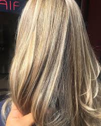 Full Bleach Highlights On Natural Light Brown Virgin Hair Under Natural Sun Light Blonde Olaplex Blonde Ig Hair Hair Studio Beach Hairstyles For Long Hair