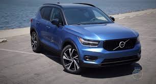 Kbb Finds 2019 Volvo Xc40 T5 A Luxury Suv Condensed The Right Way Carscoops Luxury Suv Suv Volvo