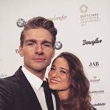 Jeremy Fragrance Look Who I Met Cute Rosalin In The House Duftstars The Fragrance Foundation Facebook