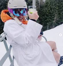 Skiing into 45 with my margarita, my marijuana, and my mountain! Chelsea Handler Visits Whistler To Appropriately Celebrate 45 Years With A Drink In One Hand And A Joint In The Other Georgia Straight Vancouver S News Entertainment Weekly