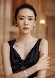 影帝由《覺醒年代》于和偉打敗呼聲極高的陳建斌拿下。 童瑤領獎時說：「從來沒想到這麼好的事能 童瑤以《三十而已》奪得上海白玉蘭獎女主角獎 。 （圖／八大）. å¿ƒå±… æ­£å¼å®˜å®£é˜µå®¹ ç«¥ç'¶æ–°å‰§å¼€æœº æ–‡å²è°·