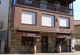 Just choose between a great variety of drinks, cocktails or snacks. Casa Navarro Barrio La Lastra 66 La Herran